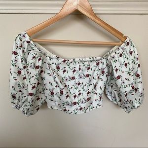 Urban Outfitters - White Floral Crop Top - Size Small - NWT